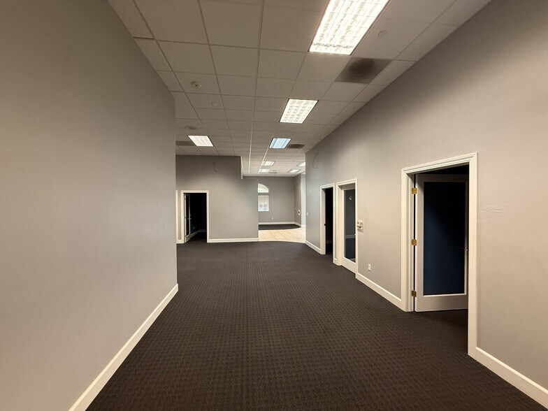 More Photos Of 204-210 E Enos Dr, Santa Maria Office For Lease