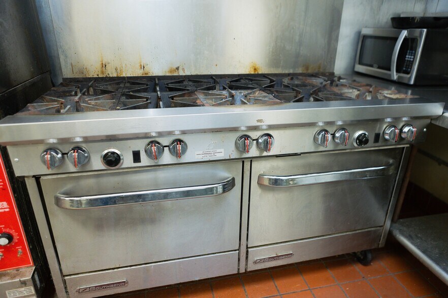 More Photos Of 605 N Main St, Evansville Restaurant For Sale