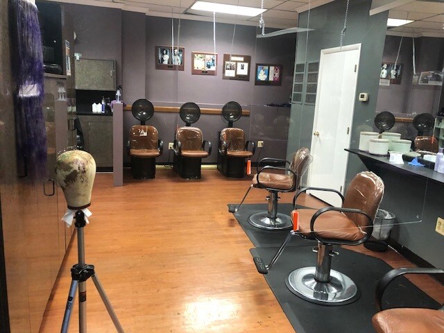 More Photos Of 2600 University Blvd W, Silver Spring Storefront For Lease