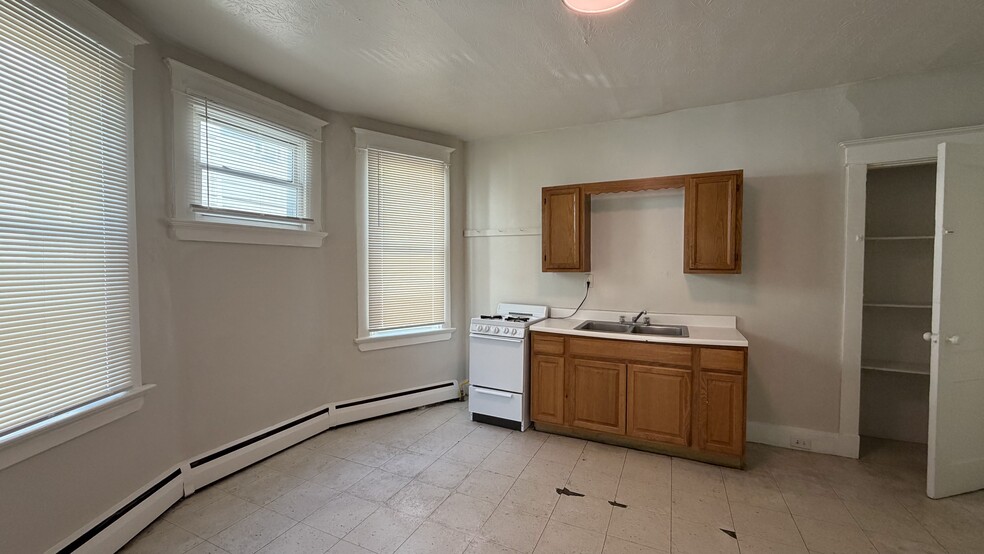More Photos Of 2072 Elm Ave, Cincinnati Apartments For Sale
