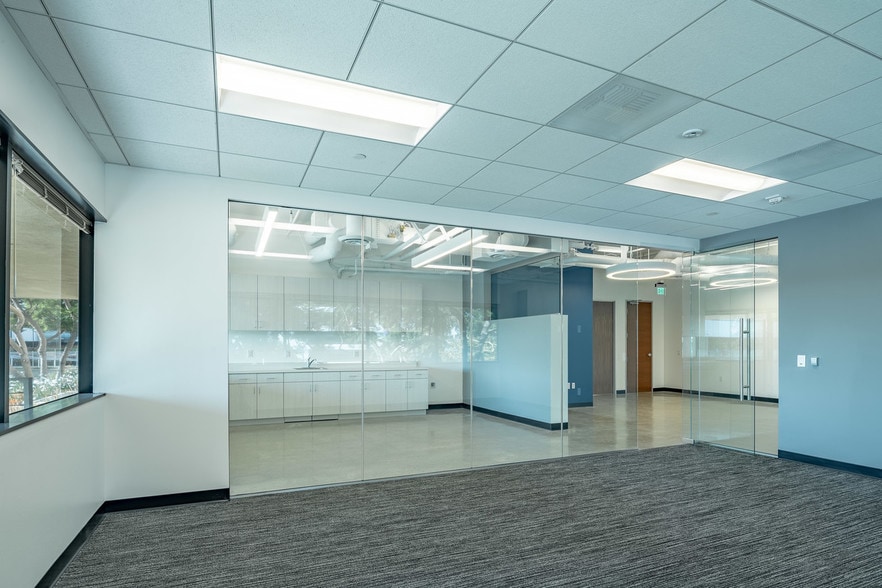 More Photos Of 300 N Pacific Coast Hwy, El Segundo Unknown For Lease