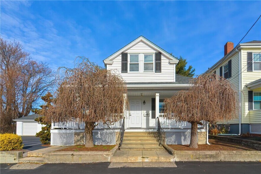 More Photos Of 468 Warren Ave, East Providence Medical For Sale