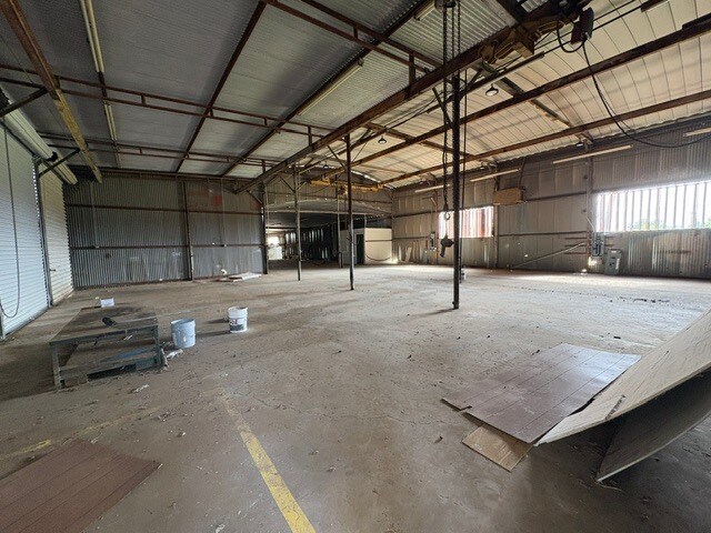 More Photos Of 1500 Simmons Ave, Jourdanton Warehouse For Sale