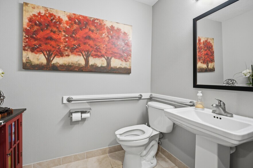 More Photos Of 12325 Scarsdale Blvd, Houston Medical For Sale