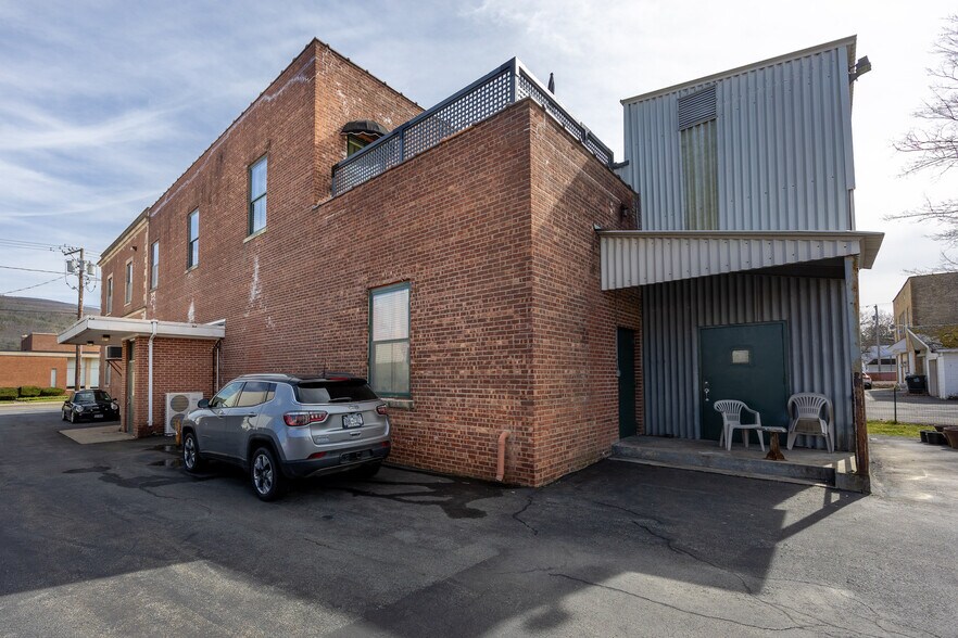 More Photos Of 81 N Main St, Ellenville Office Residential For Sale