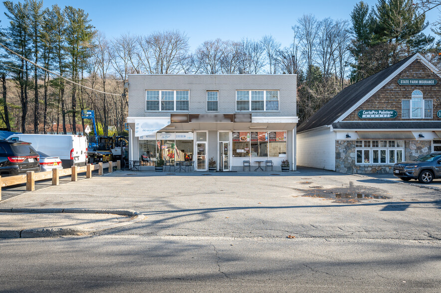 Primary Photo Of 524-526 Bedford Rd, Bedford Hills Freestanding For Sale