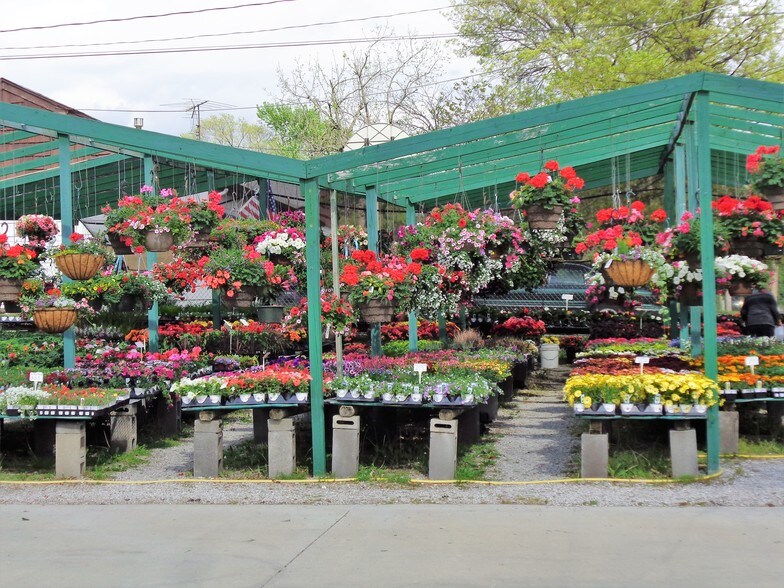 More Photos Of 350 S Parker St, Olathe Garden Center For Sale