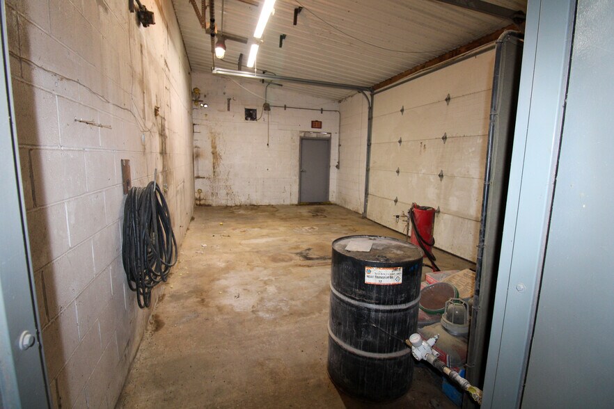 More Photos Of 7350 IL-111, South Roxana Specialty For Sale