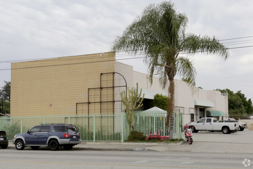 More Photos Of 2328-2330 Durfee Ave, El Monte Service For Lease