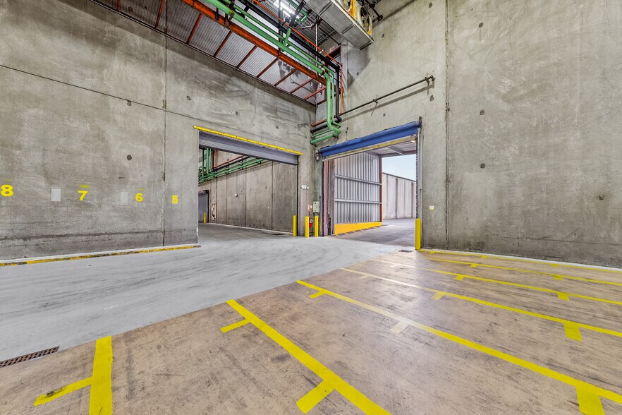 More Photos Of 661 S Fir St, Medford Refrigeration Cold Storage For Lease