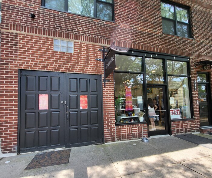 More Photos Of 2273 28th St, Astoria General Retail For Lease