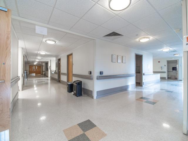 More Photos Of 10 Timberview Ln, Russell Medical For Sale