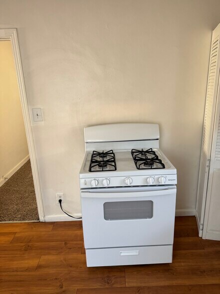 More Photos Of 421 14th St, Modesto Apartments For Sale