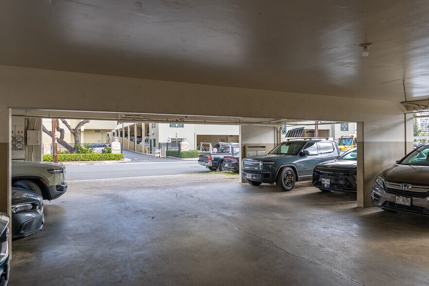 More Photos Of 534 Kamoku St, Honolulu Apartments For Sale