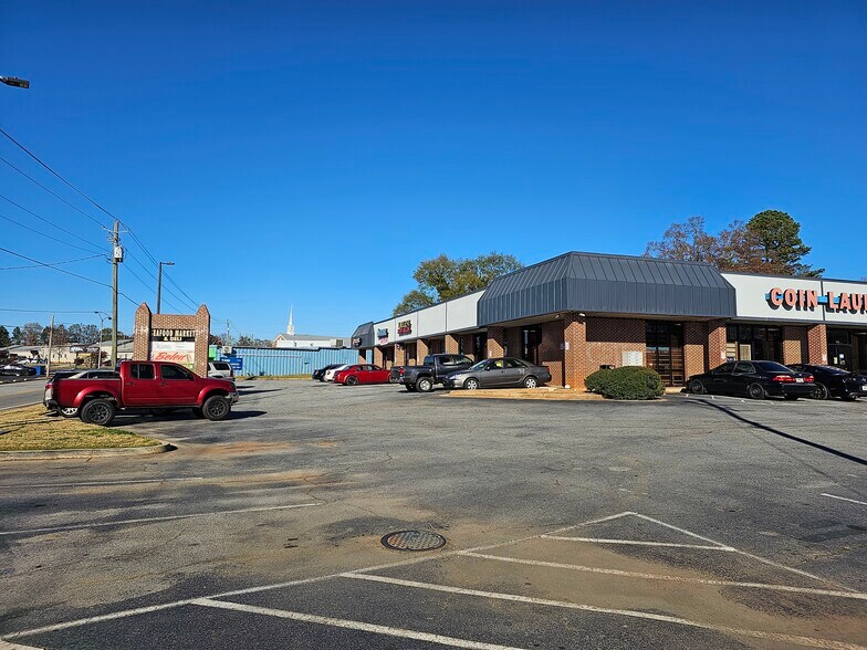 More Photos Of 227 Atlanta Hwy, Gainesville Freestanding For Sale