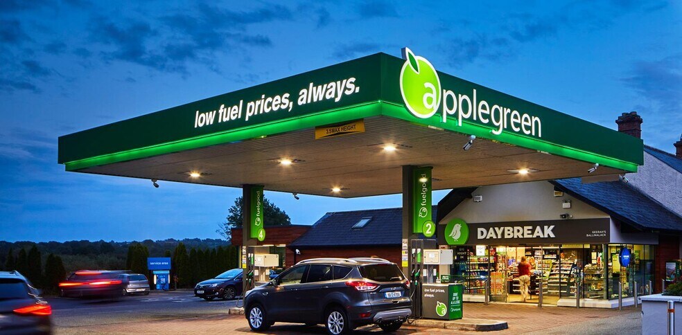 More Photos Of 540 Islip Ave, Islip General Retail For Lease