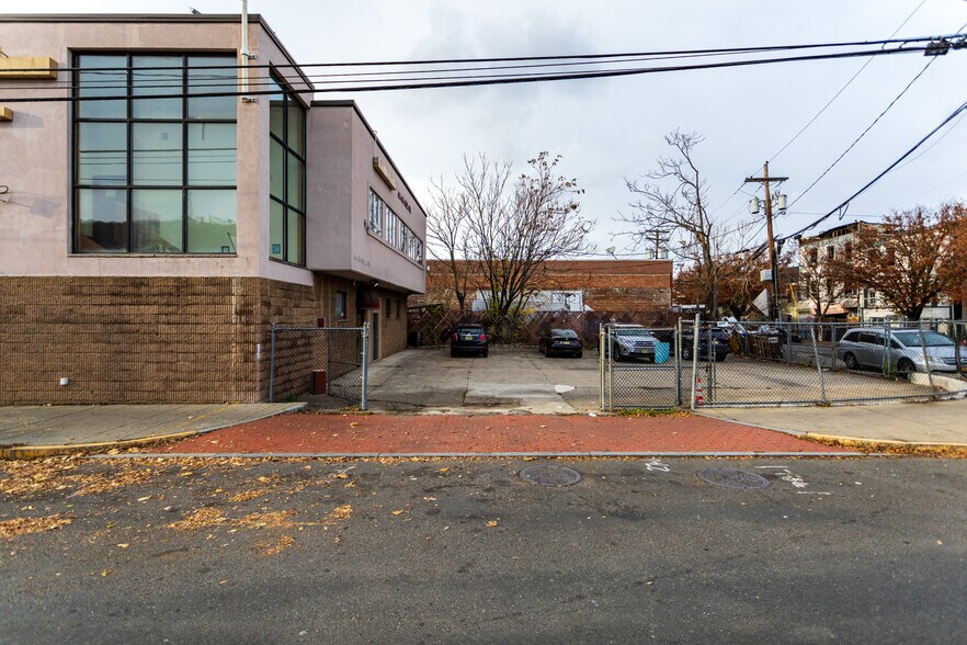 More Photos Of 84-86 Mill St, Paterson Office For Sale