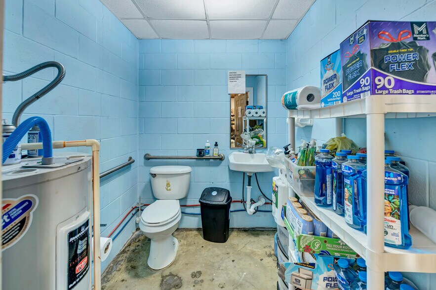 More Photos Of 2241 State Highway 35 N, Port Lavaca Storefront For Sale