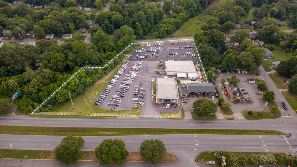 More Photos Of 325 W Dixon Blvd, Shelby Unknown For Lease