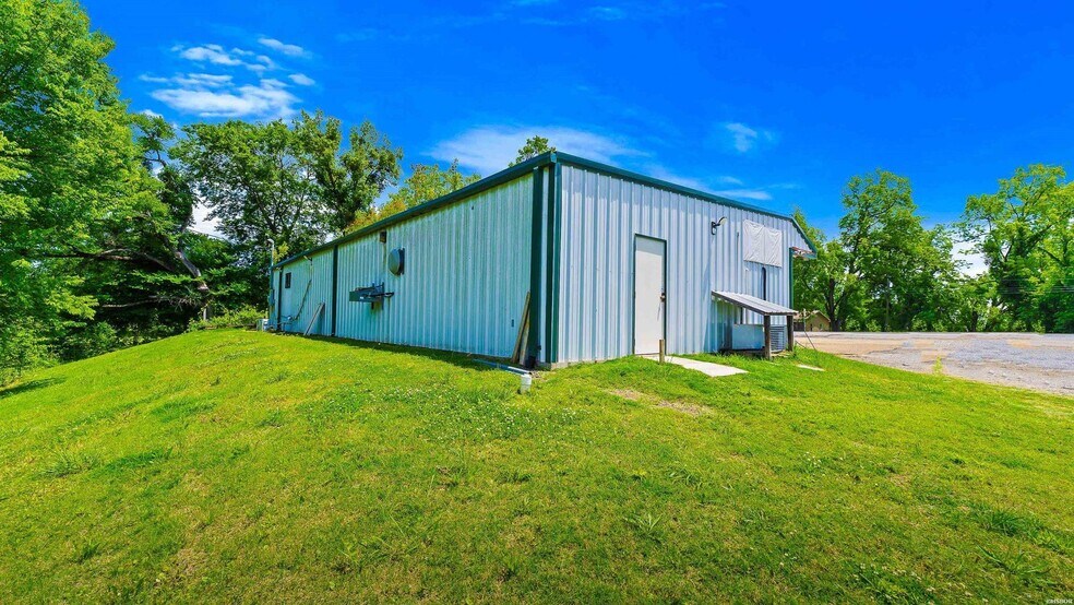 More Photos Of 5370 Highway 67 W, Fulton Convenience Store For Sale
