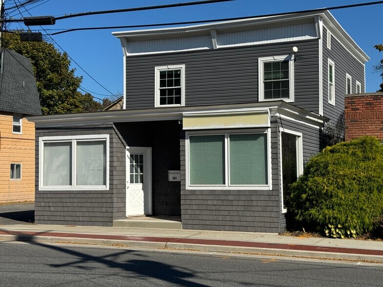 Primary Photo Of 451 Lake Ave, Saint James Storefront Retail Residential For Lease