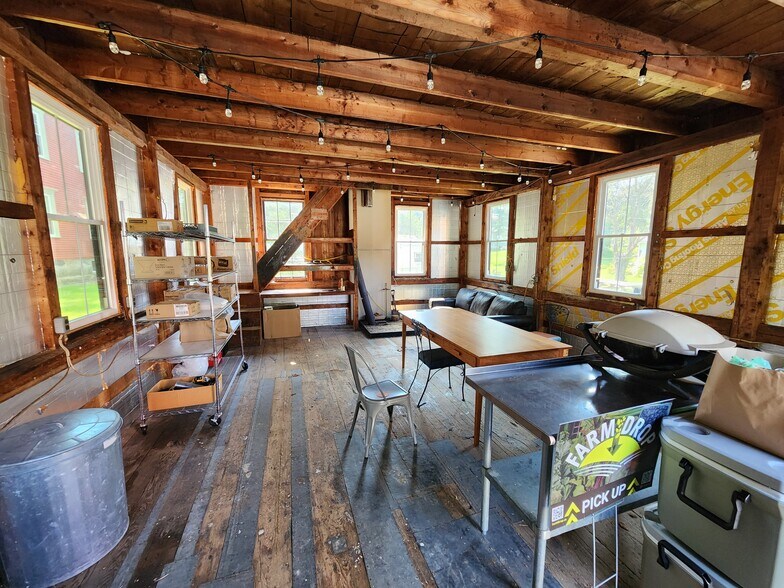 More Photos Of 268 Main St, Kingfield Restaurant For Sale