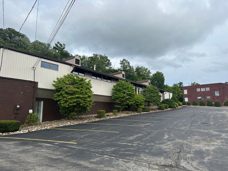Primary Photo Of 545 Rugh St, Greensburg Medical For Lease