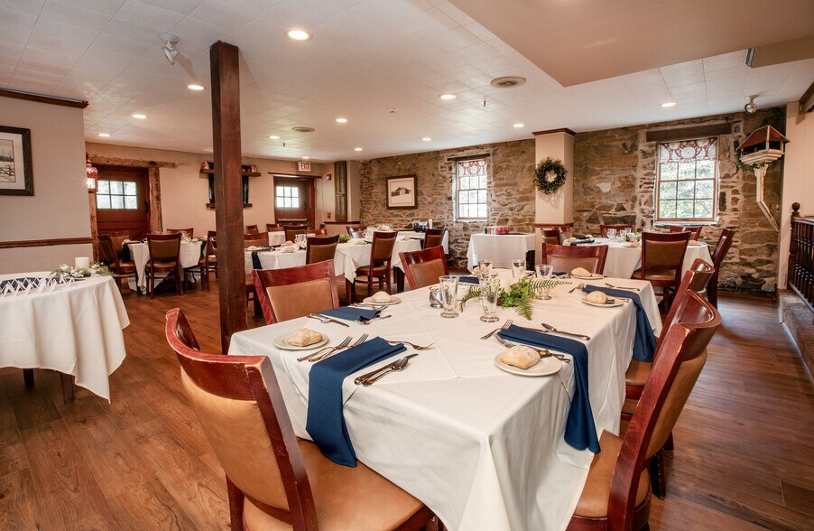 More Photos Of 1005 Horsham Rd, North Wales Hotel For Sale