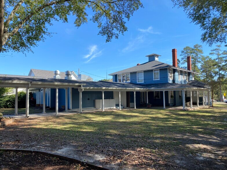 More Photos Of 421 N Lake Dr, Lexington Lodge Meeting Hall For Sale