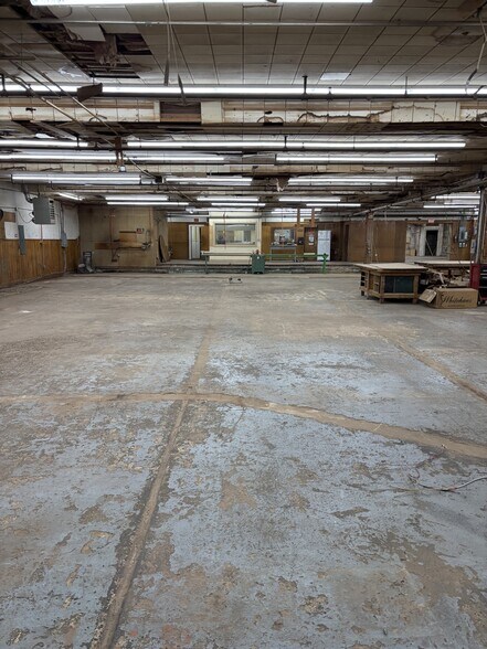 More Photos Of 1340 W Front St, Plainfield Manufacturing For Lease