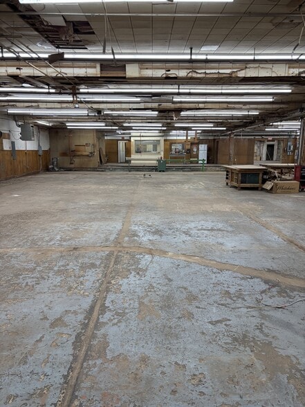 More Photos Of 1340 W Front St, Plainfield Manufacturing For Lease