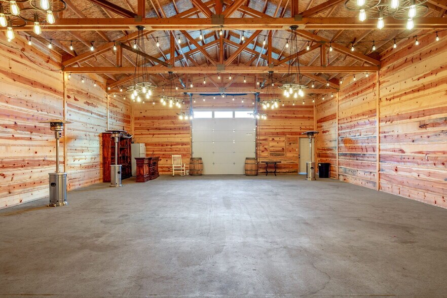 More Photos Of 2 County Road 2141 rd, Alpine Hotel For Sale