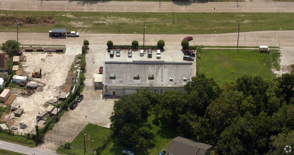 More Photos Of 5415 Kelley St, Houston Freestanding For Sale