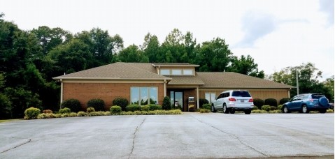 Primary Photo Of 735 N Townville St, Seneca Office For Sale