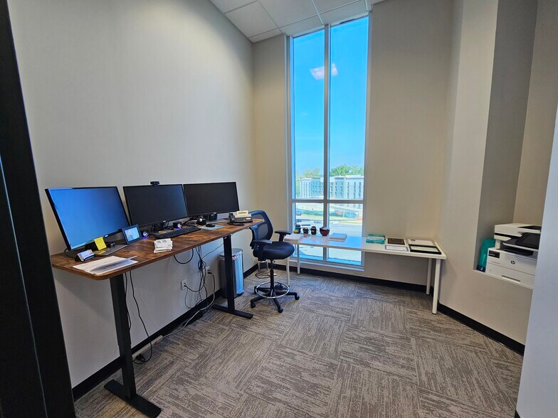More Photos Of 10610 Metromont Pky, Charlotte Office For Lease