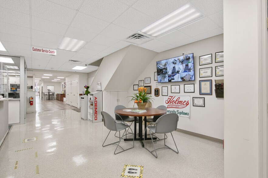 More Photos Of 127 Hay St, Fayetteville General Retail For Sale