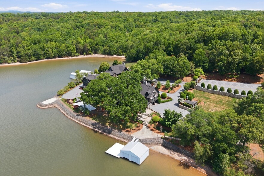 More Photos Of 9715 Nine Eagles Ln, Charlotte Specialty For Sale