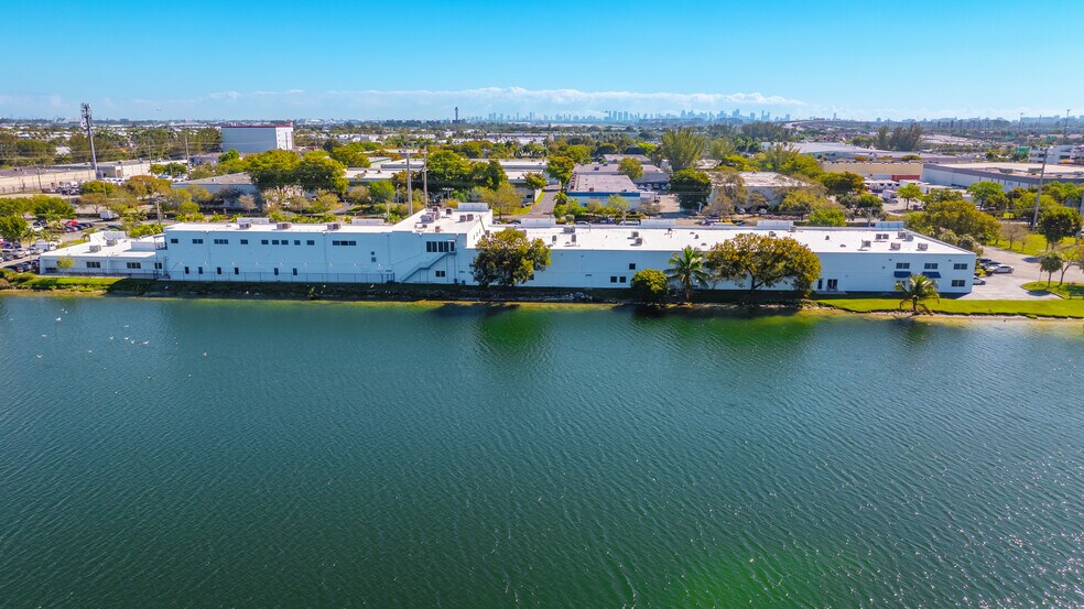 More Photos Of 9000 NW 15th St, Doral Warehouse For Lease