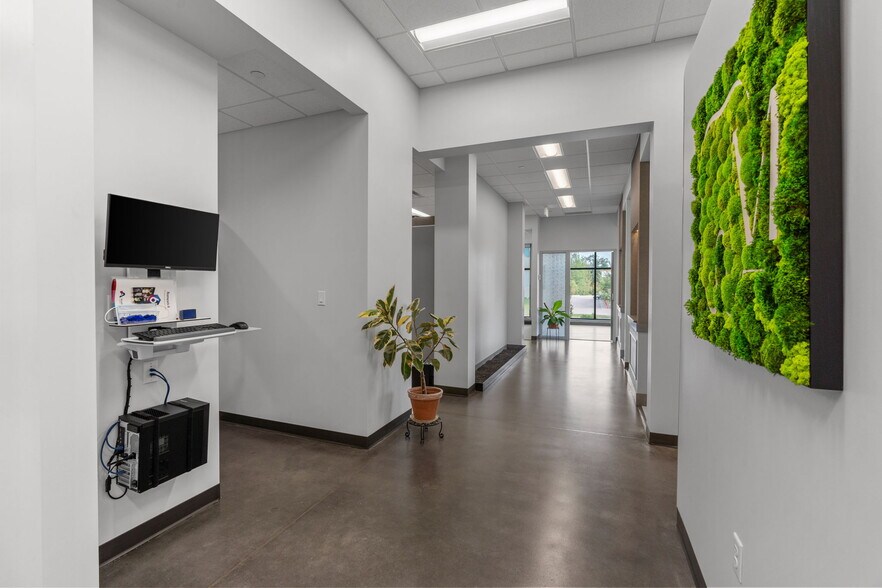 More Photos Of 18389 Orchard Trl, Lakeville Medical For Lease