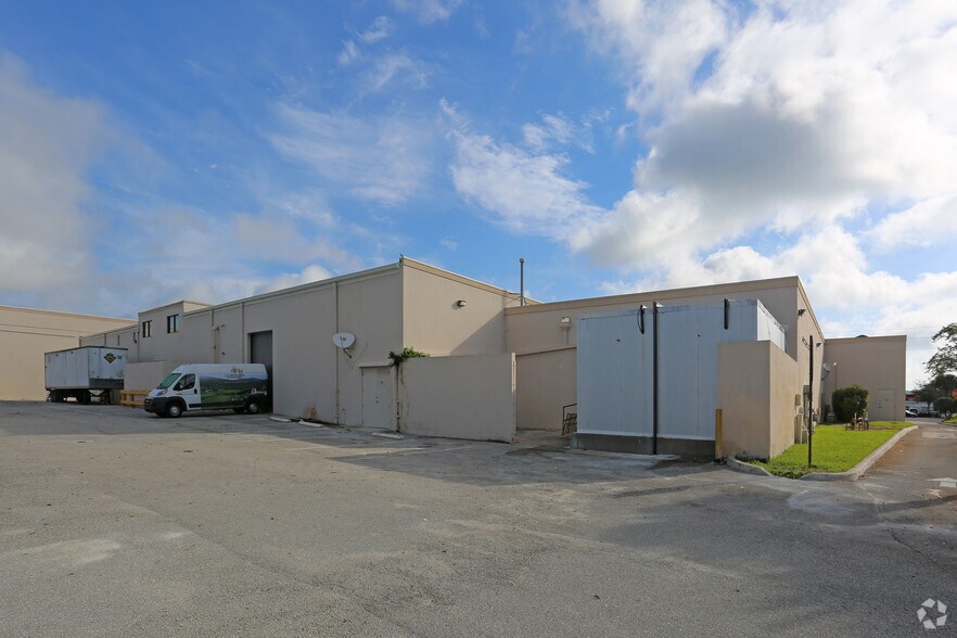 More Photos Of 111 US Highway One, North Palm Beach Unknown For Lease