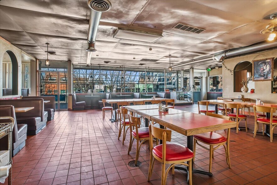 More Photos Of 3158 Larimer St, Denver Restaurant For Sale