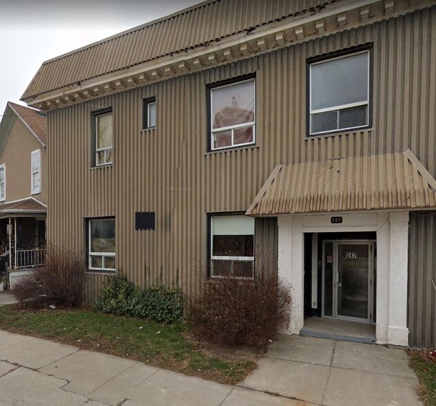 More Photos Of 147 Division St, Welland Multifamily For Sale