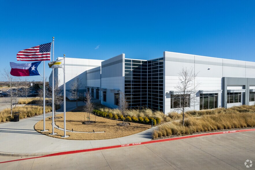 More Photos Of 15100 N Beach St, Fort Worth Manufacturing For Sale