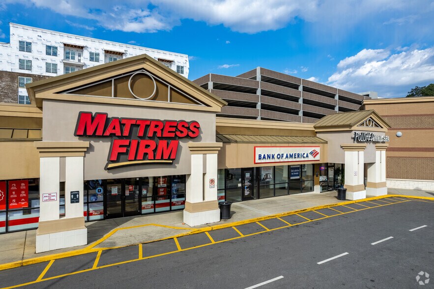 More Photos Of 3974 Peachtree Rd, Atlanta Unknown For Lease