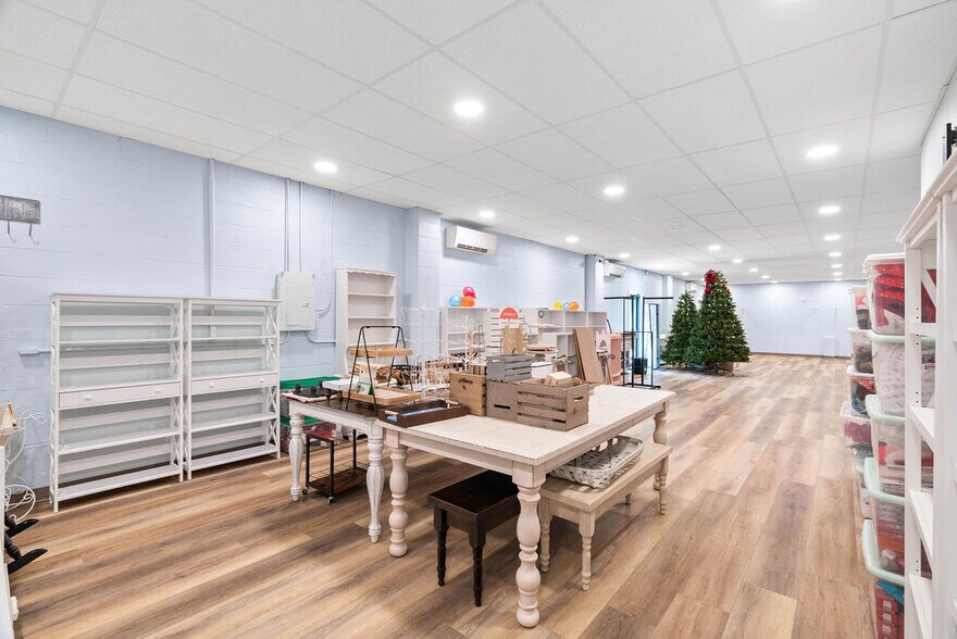 More Photos Of 1700 Highway 35 N, Rockport Storefront Retail Office For Sale