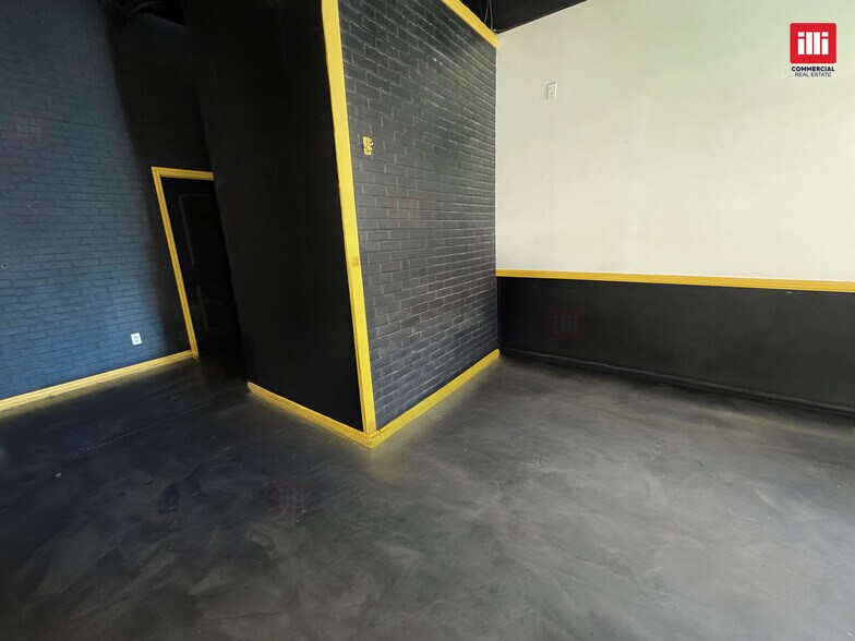 More Photos Of 16923 Vanowen St, Van Nuys Unknown For Lease