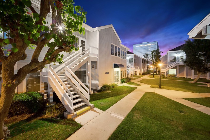 More Photos Of 12361 Lewis St, Garden Grove Unknown For Lease