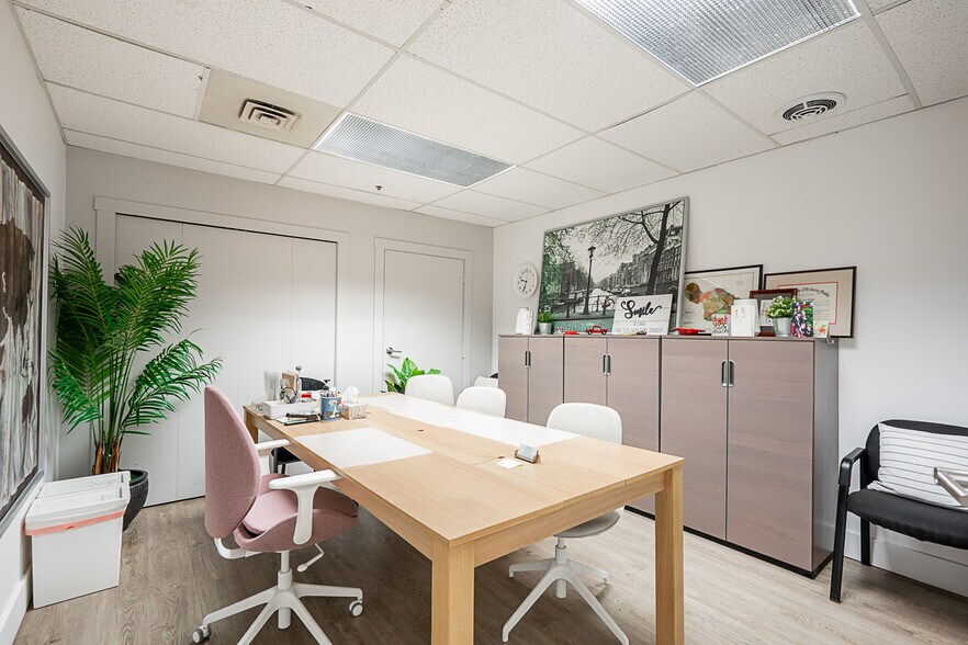 More Photos Of 2450-2472 Haywood Ave, West Vancouver Office For Sale