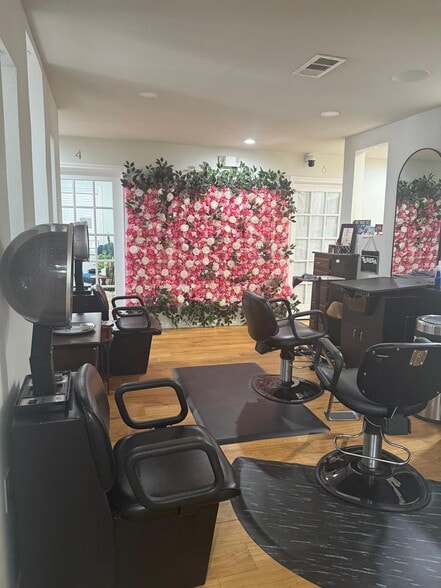 More Photos Of 925 W Mitchell St, Arlington Medical For Lease