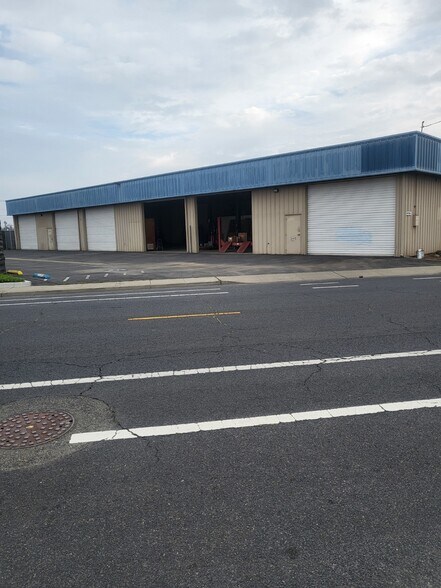 More Photos Of 469 Moffat Blvd, Manteca Warehouse For Lease
